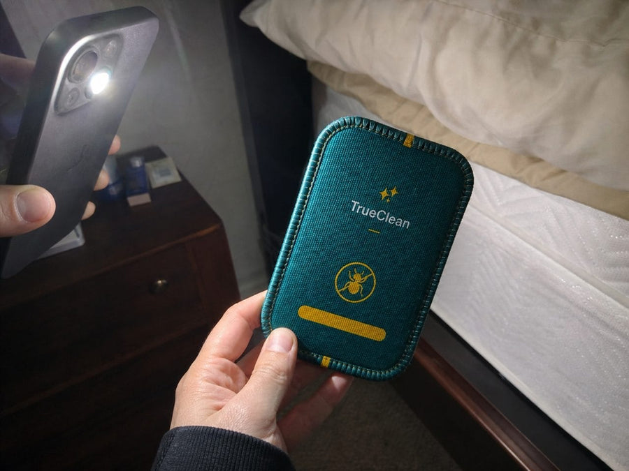 Checking a CaptureCard with a phone light